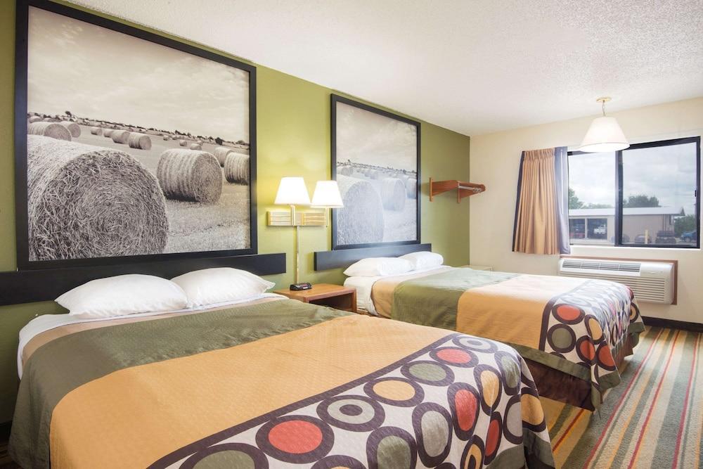 Super 8 By Wyndham El Dorado Hotel Екстериор снимка