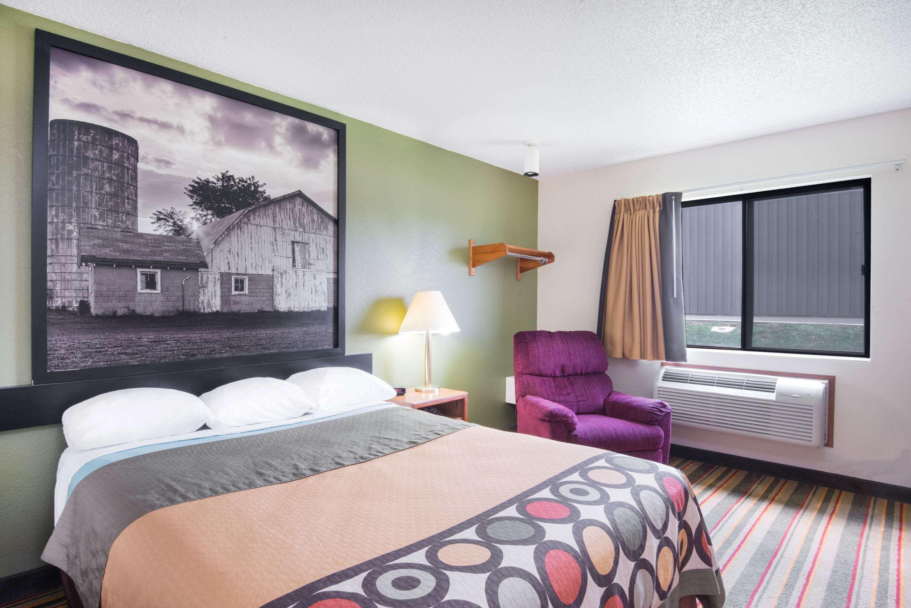 Super 8 By Wyndham El Dorado Hotel Екстериор снимка