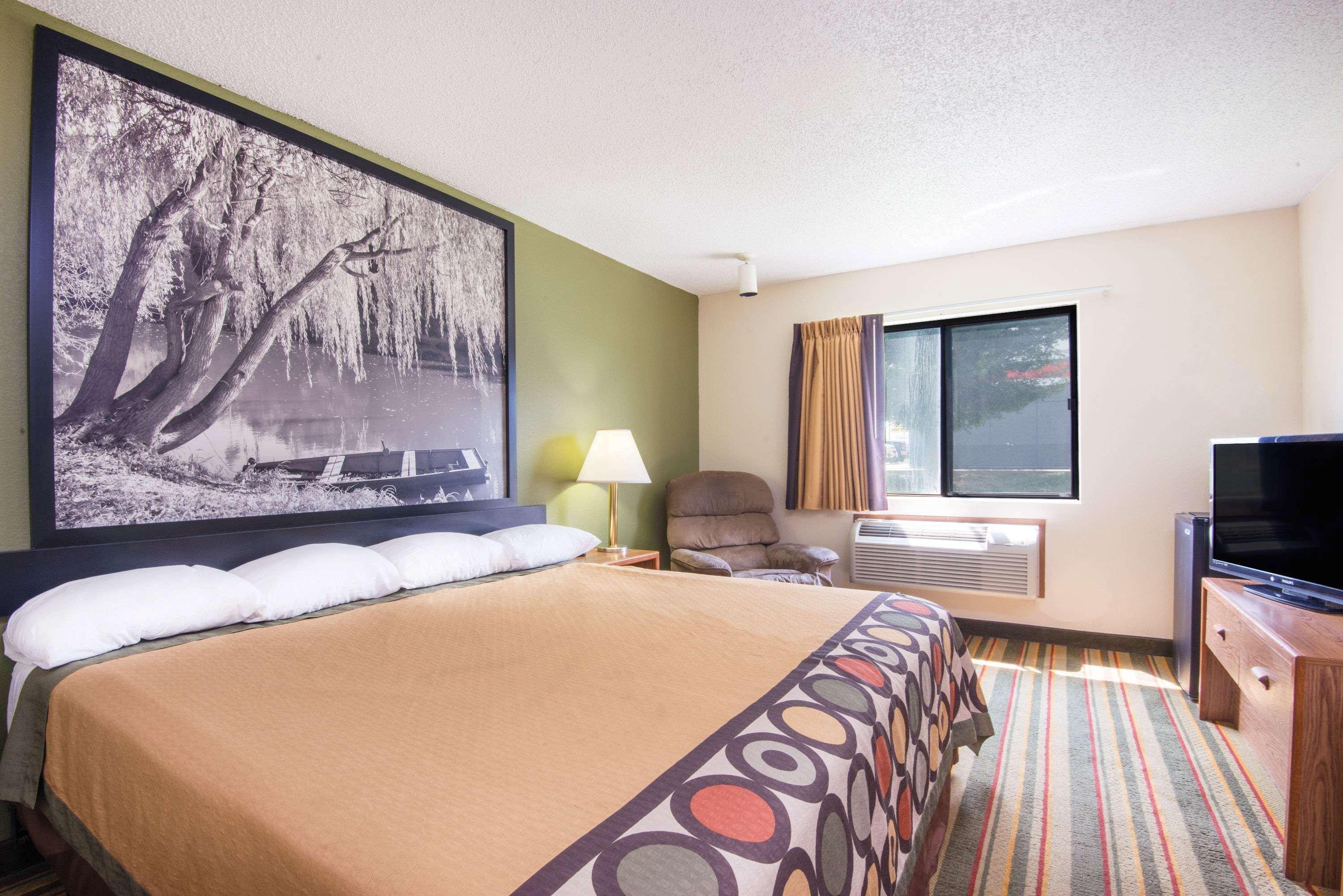 Super 8 By Wyndham El Dorado Hotel Екстериор снимка