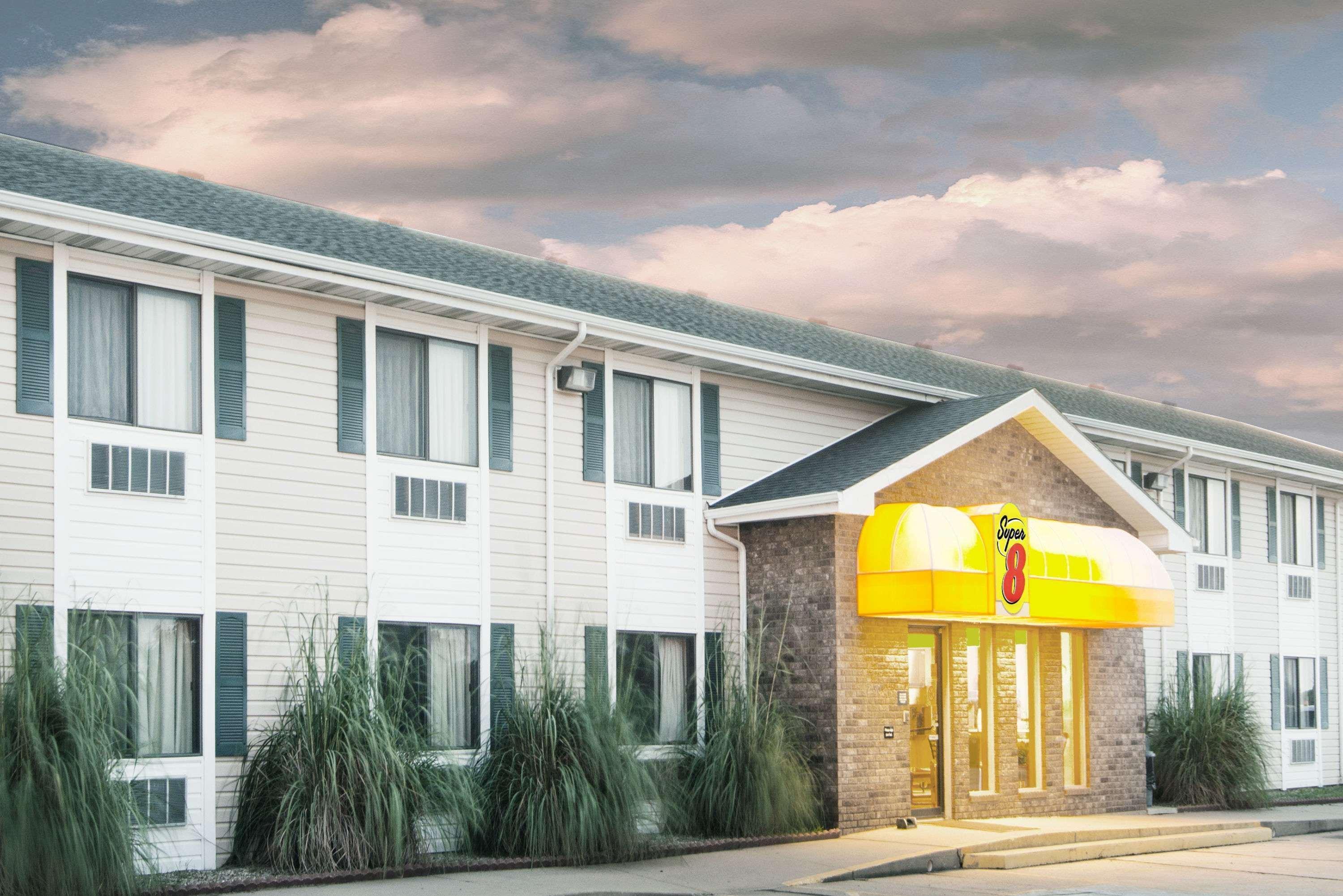 Super 8 By Wyndham El Dorado Hotel Екстериор снимка